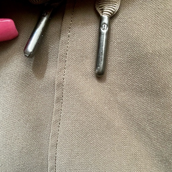 - Lululemon tan shorts 4/6 - Picture 2 of 4